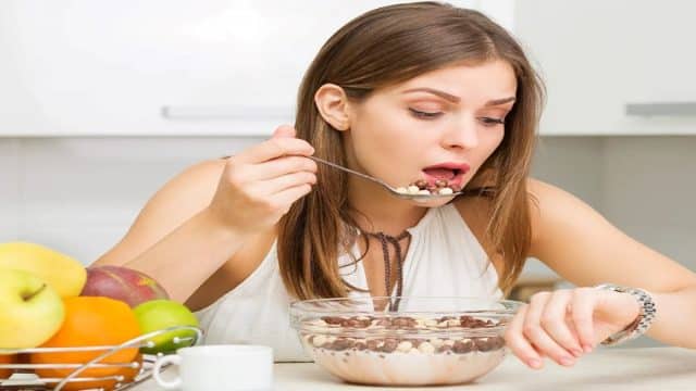 Digestión: 5 señales de que estás masticando mal la comida