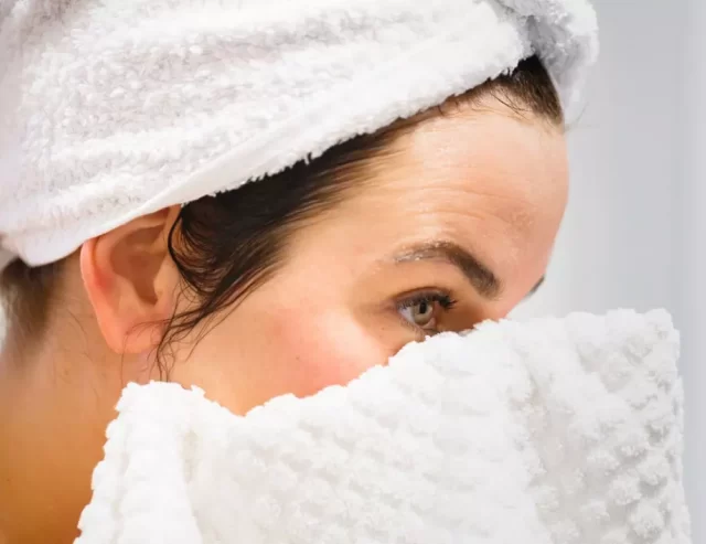 ¿Deberíamos o no lavarnos la cara con jabón?